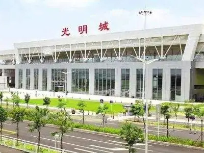 深圳光明城站廣告