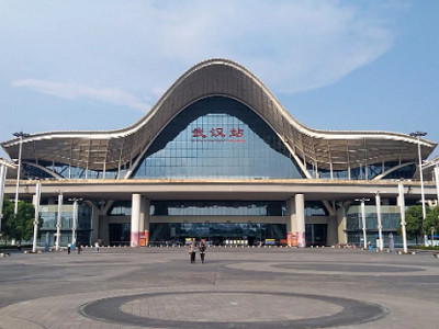 武漢高鐵站廣告