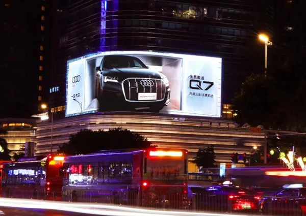 奧迪Q7戶外LED廣告