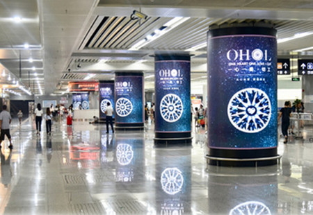 深圳北高鐵站立柱LED廣告