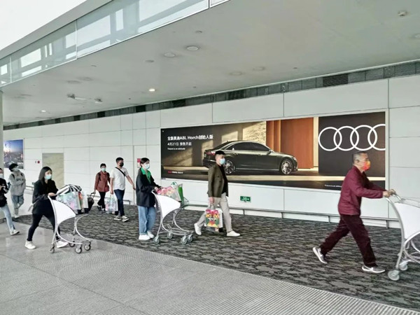 奧迪A8L Horch杭州機場廣告