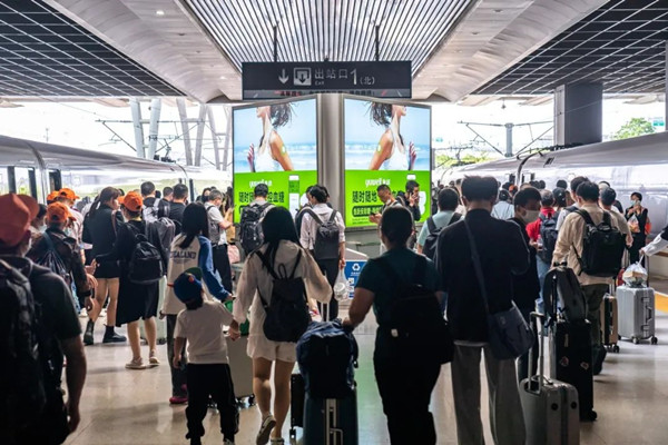 魚躍醫療上海虹橋高鐵站廣告 魚躍醫療上海虹橋高鐵站廣告