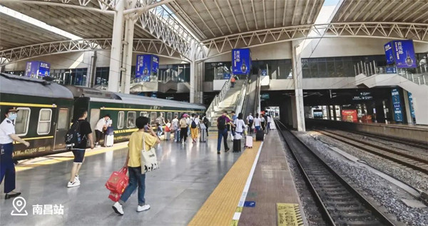 郎酒高鐵站廣告 郎酒高鐵站廣告