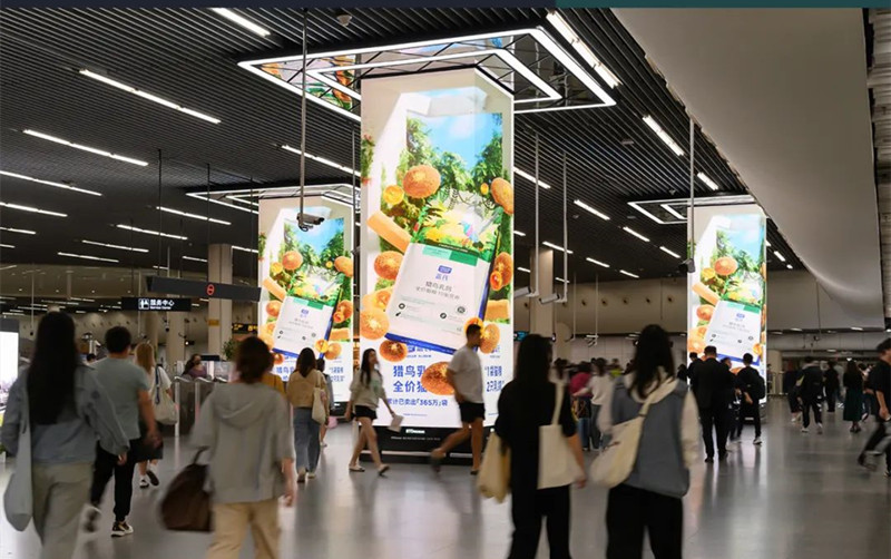 藍氏貓糧上海地鐵廣告 藍氏貓糧上海地鐵廣告