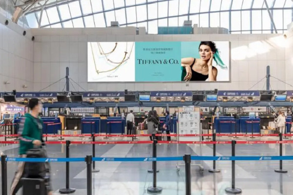 北京首都國際機場廣告案例圖