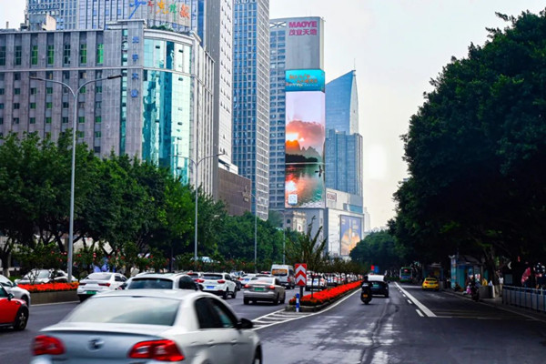 廣西桂林漓江等美景亮相重慶觀音橋商圈 廣西桂林漓江等美景亮相重慶觀音橋商圈