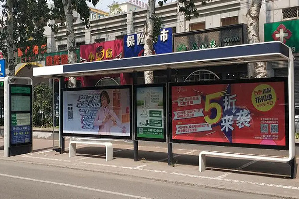 公交車候車廳廣告案例圖