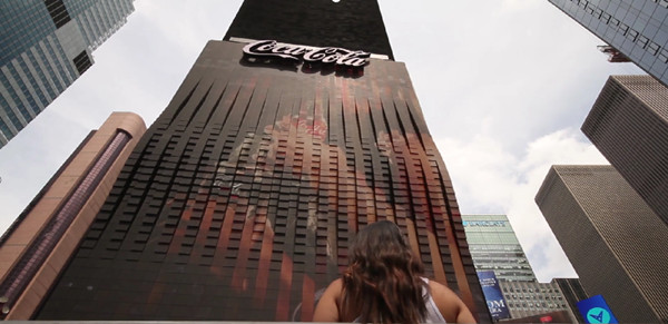 可口可樂(lè)3D機(jī)械廣告牌