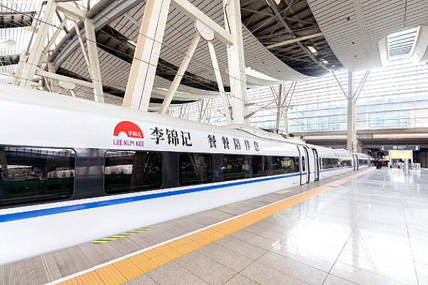 高鐵列車車身廣告案例圖