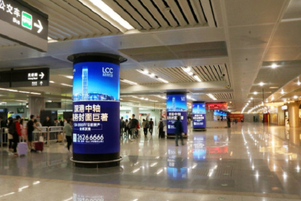 深圳北站高鐵廣告