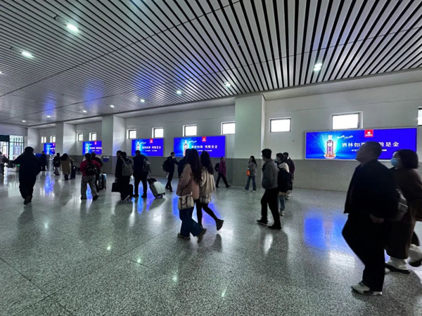天水南站出站大廳燈箱廣告 天水南站出站大廳燈箱廣告